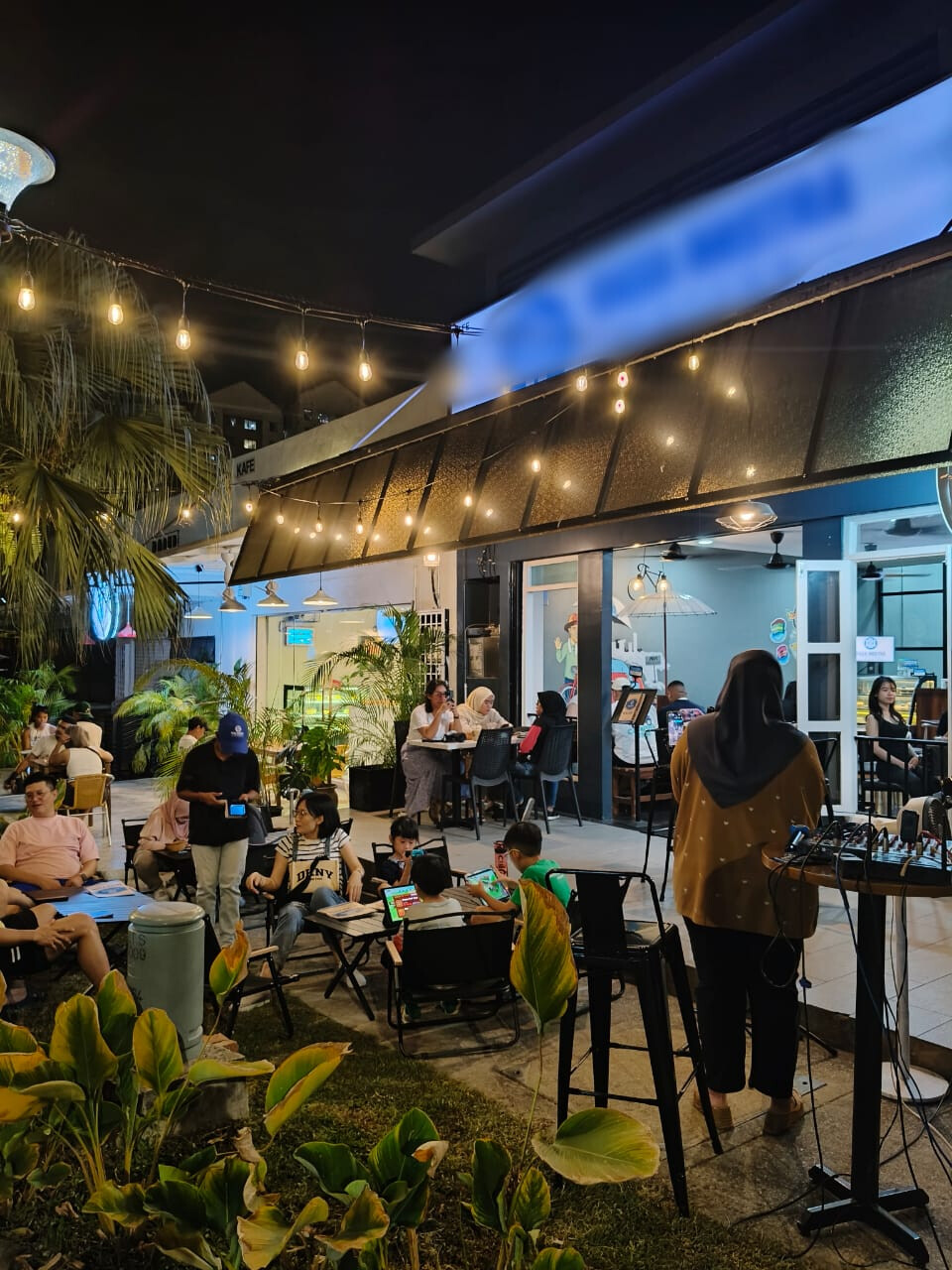 Ara Damansara - Cafe for Sale / Takeover