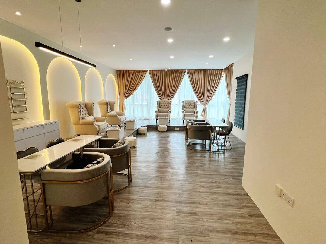 Beauty & Nail Salon for Sale – Larkin Jaya