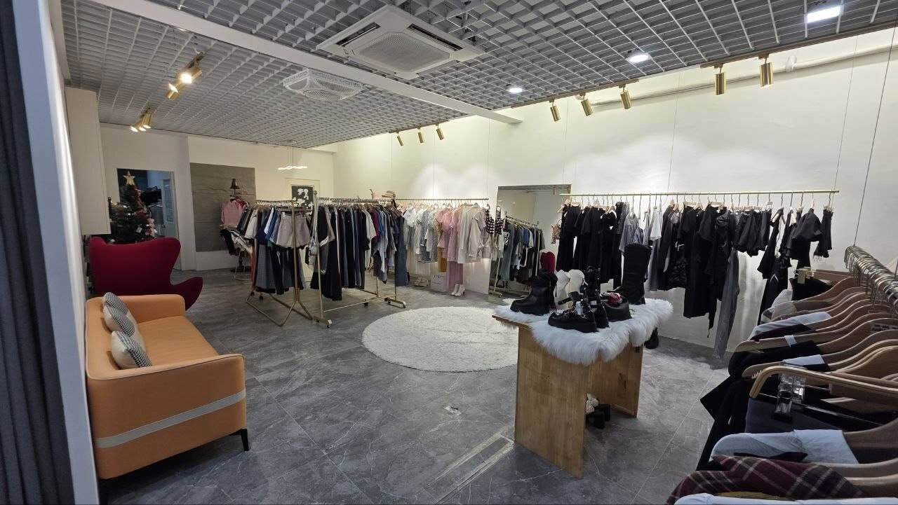 Boutique / Fashion Store（Taman Molek）