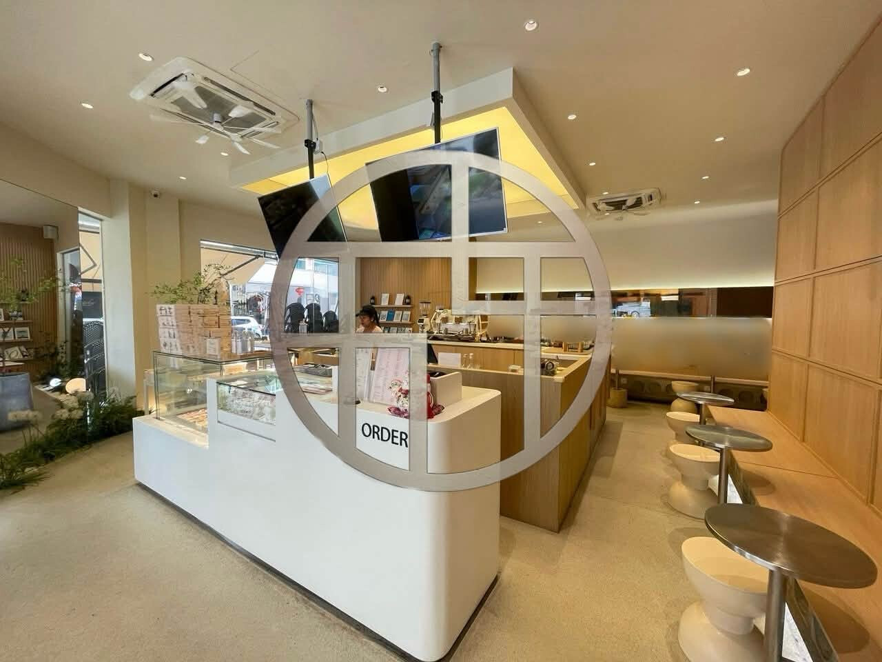 FOR SALE: Corner Lot Dessert Shop + Auto Service Shop (Sri Petaling)