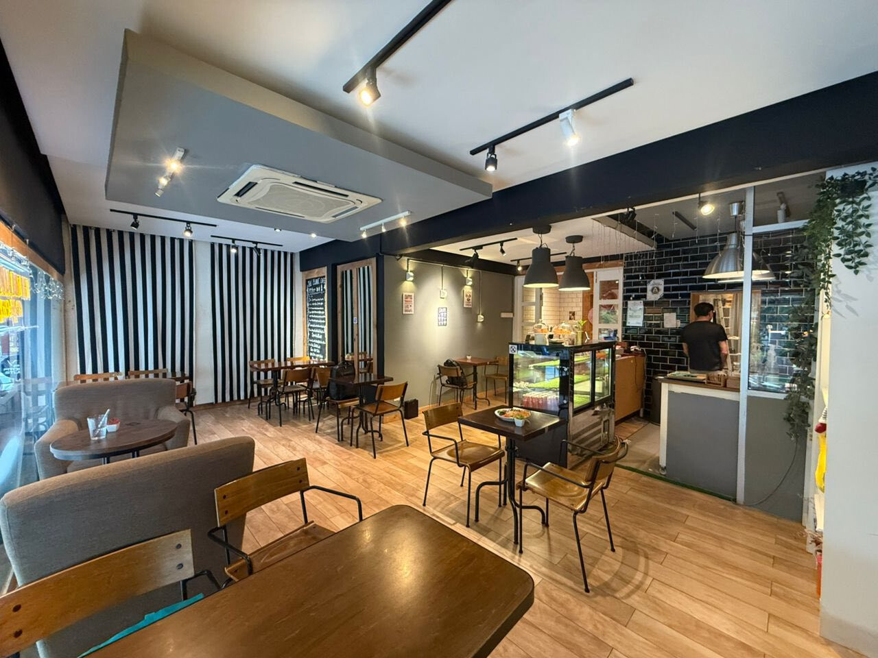 URGENT SALE – Brand New Café Business - SS2 PJ