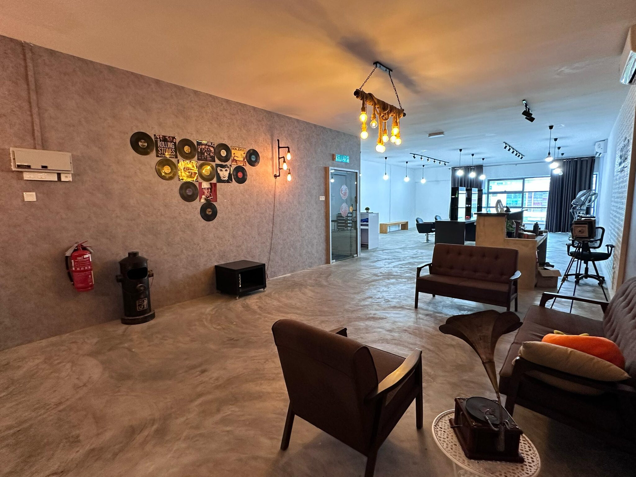 💇‍♀️ Hair Salon Business for Sale - Saradise, Kuching