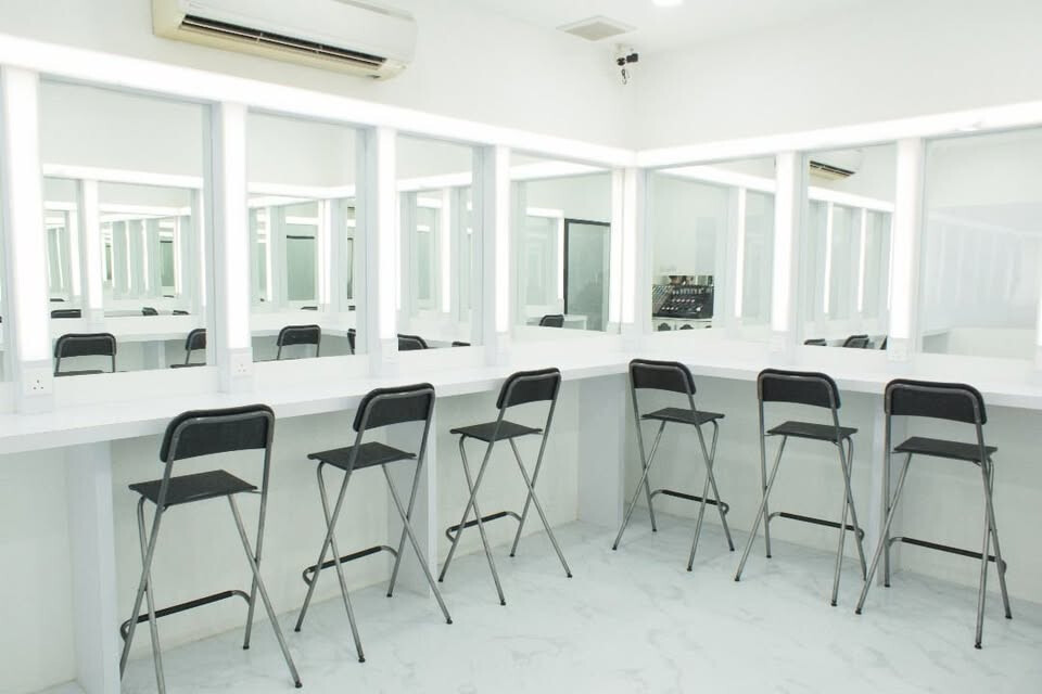 美业学院 / 美容院 [无需出顶费] – Bandar Puteri Puchong