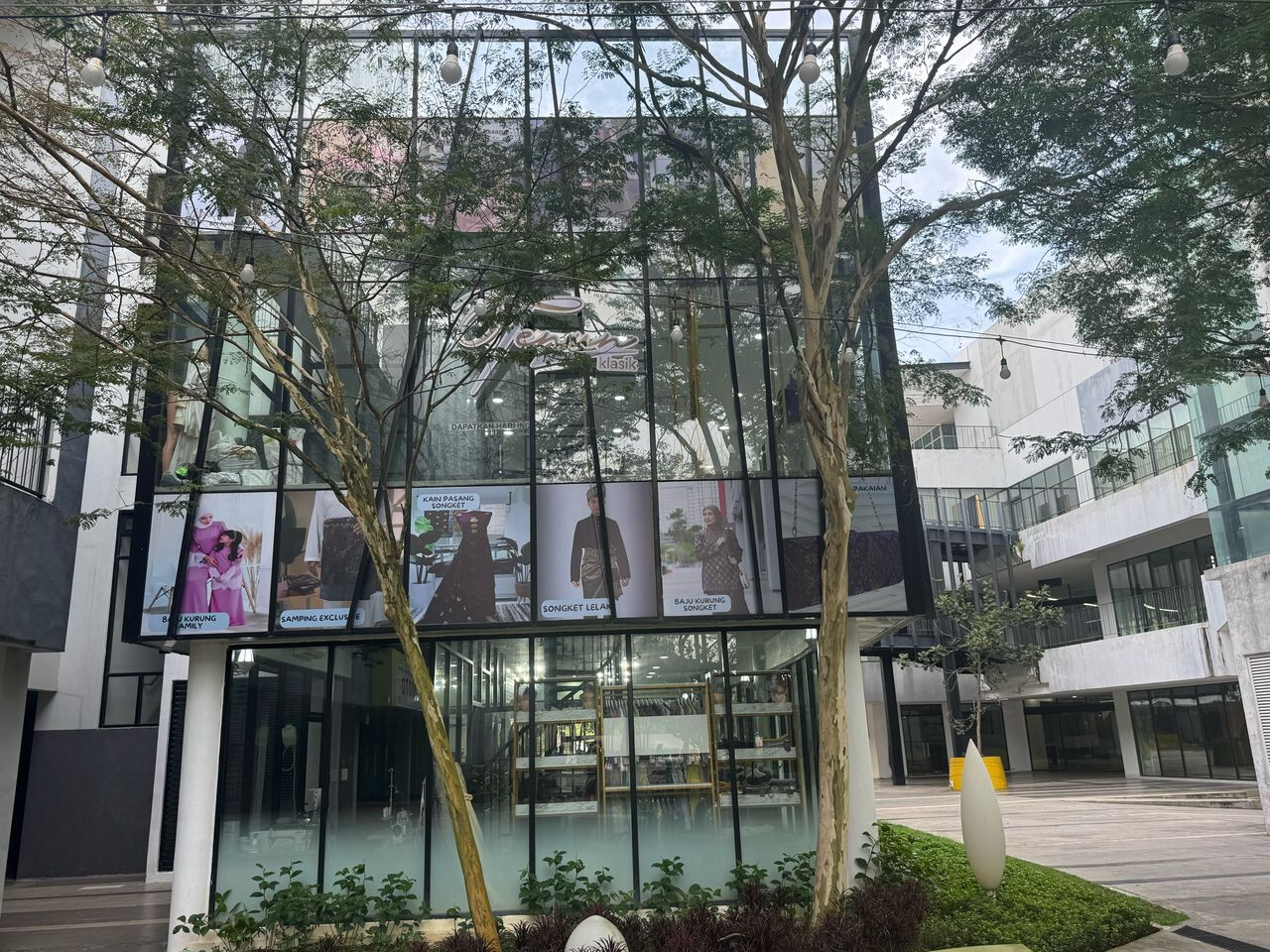 Cyberjaya - Two-Floor Glass Podium with Outdoor for Takeover